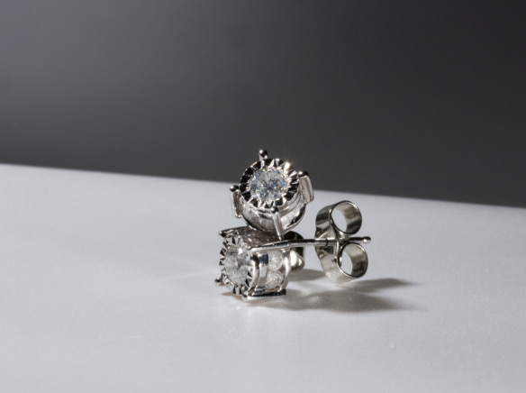 La importancia de la Compraventa de Pendientes con Diamantes