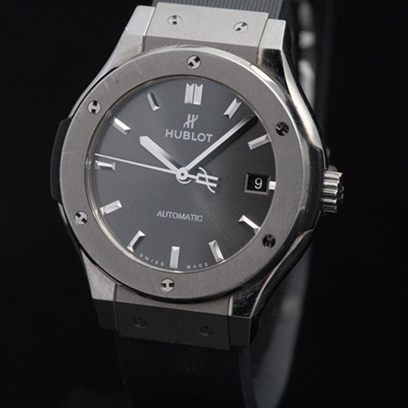HUBLOT Classic Fusion Automatico Titanio Nergo 03