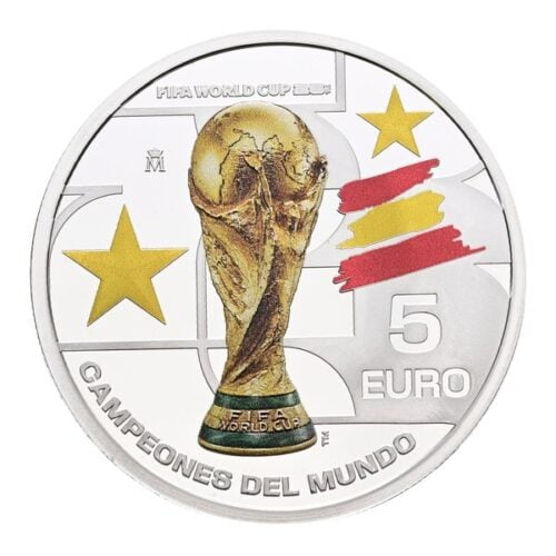 Reverso de la moneda Campeones del Mundo FIFA 2026 con el trofeo de la Copa Mundial en color